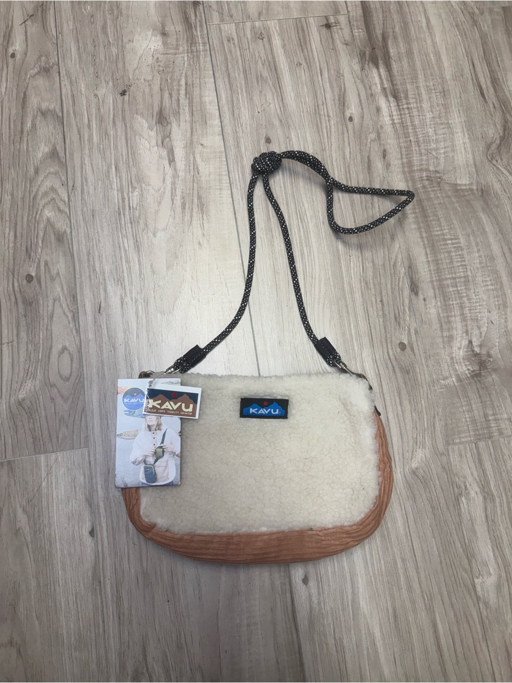 KAVU Women's Cream Sherpa So Snuggy Crossbody Bag